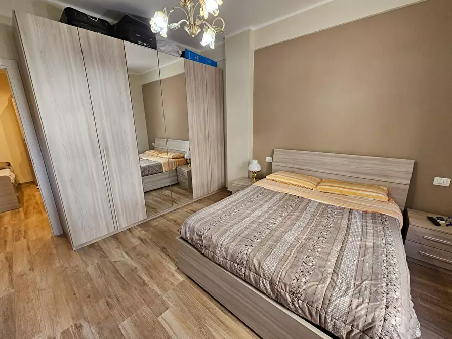 Immagine 21 di Bilocale in vendita  a Genova