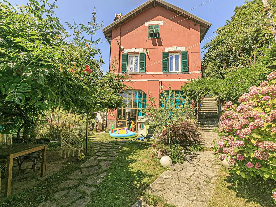 Immagine 1 di Villa in vendita  in Via Monte Carlo 7 a Campomorone