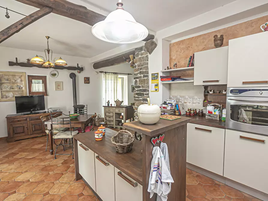 Immagine 10 di Villa in vendita  in Via privata Scanduè 23 a Serra Riccò