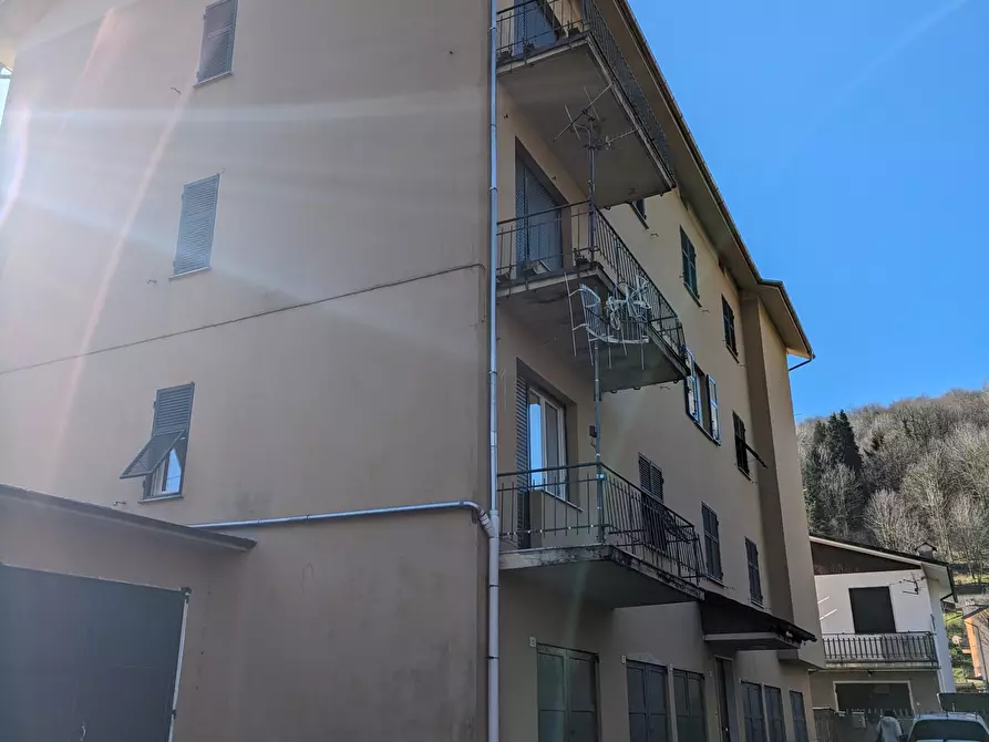 Immagine 61 di Quadrilocale in vendita  in Via Padre Francesco Borghero 33 a Ronco Scrivia