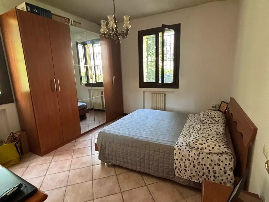 Immagine 8 di Bilocale in affitto  a Cavezzo