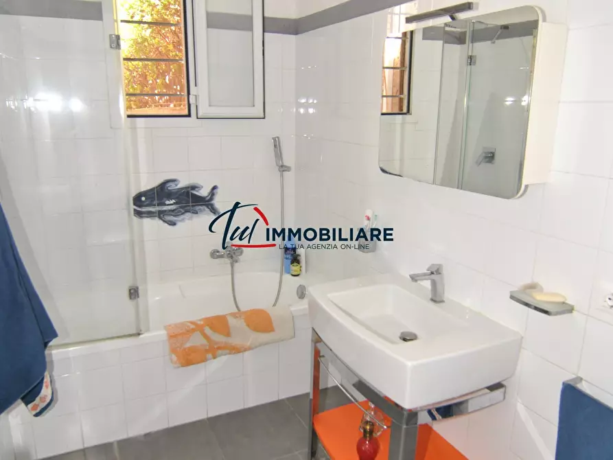 Immagine 12 di Casa indipendente in vendita  in Piazza della Chiesa 16 a Livorno