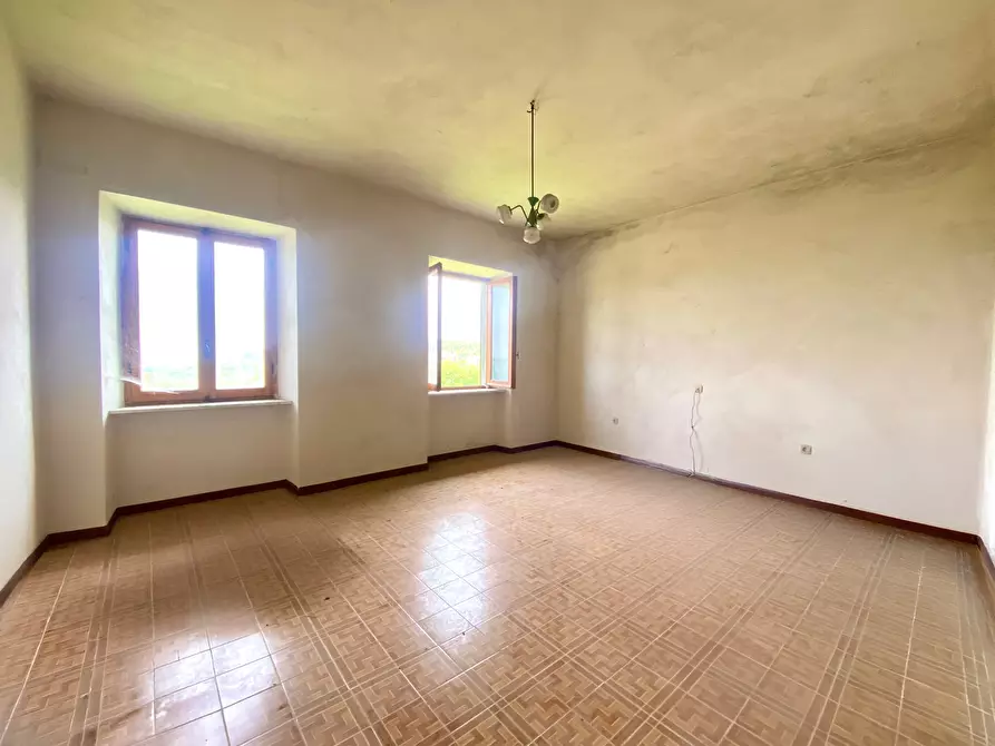 Immagine 33 di Rustico / casale in vendita  in Frazione Villa 8 a Serravalle Langhe