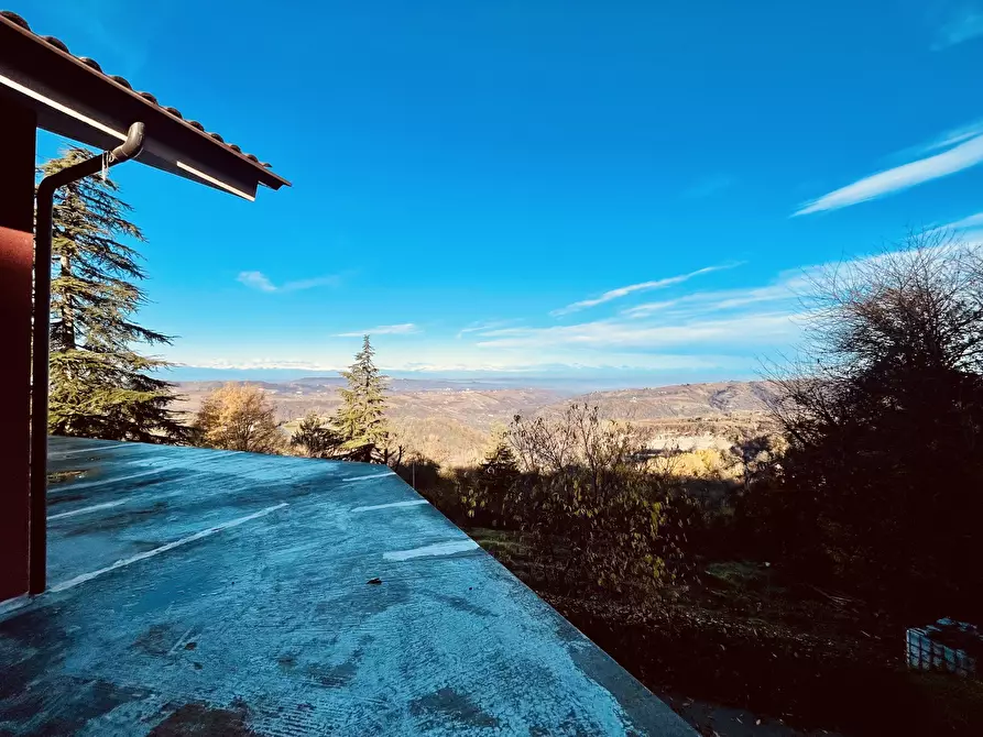 Immagine 3 di Villa in vendita  in Località Cerreta 1 a Roddino