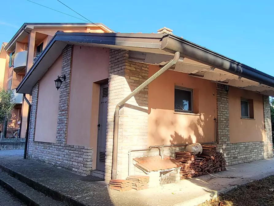Immagine 52 di Villa in vendita  in Strada Cornazzano 3 a Sissa Trecasali