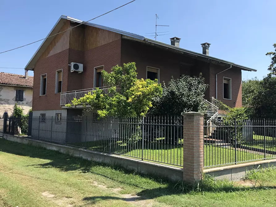 Immagine 1 di Casa indipendente in vendita  in Strada Altocò 13 a Roccabianca