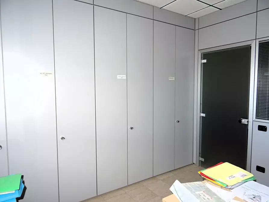 Immagine 5 di Ufficio in vendita  a Senigallia