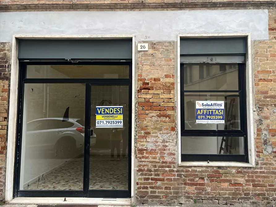 Immagine 3 di Locale commerciale in vendita  a Senigallia