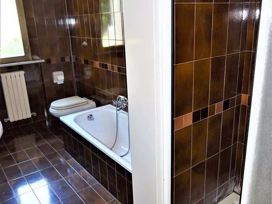 Immagine 19 di Villa in vendita  a Montemarciano