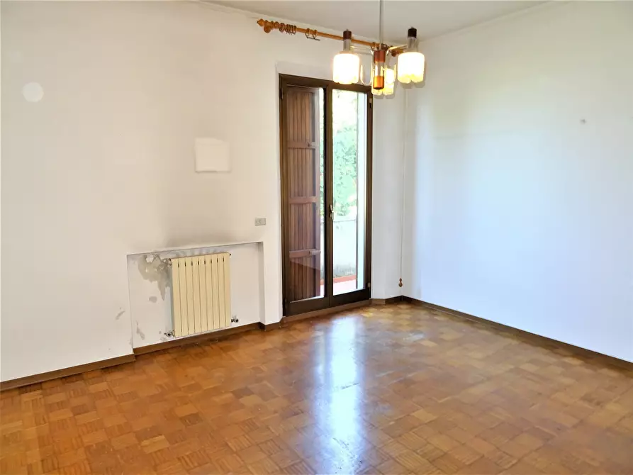 Immagine 21 di Villa in vendita  a Montemarciano