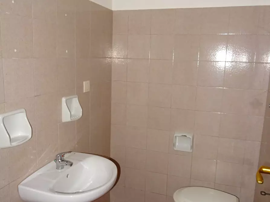 Immagine 12 di Quadrilocale in vendita  a Serra De' Conti