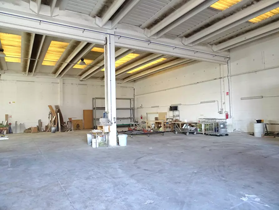 Immagine 1 di Attività artigianale in vendita  a Monte Porzio