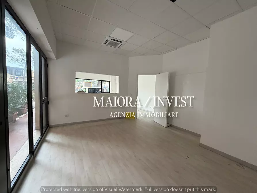 Immagine 8 di Locale commerciale in vendita  in Via Francesco Crucioli a Grottammare