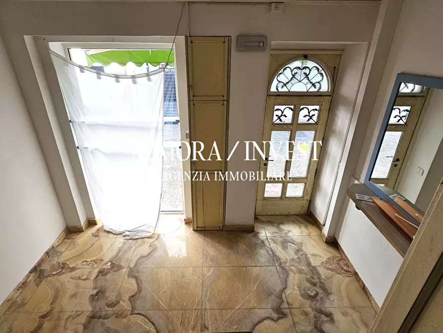 Immagine 2 di Locale commerciale in vendita  a San Benedetto Del Tronto