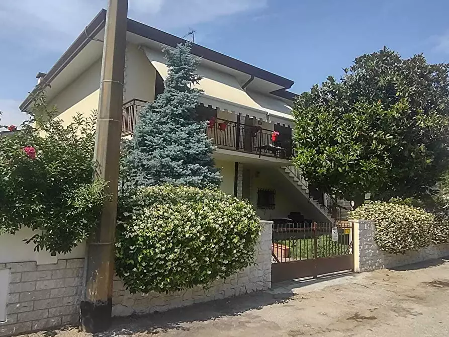Immagine 2 di Casa bifamiliare in vendita  in Via Martiri di Belfiore 19 a Rovigo