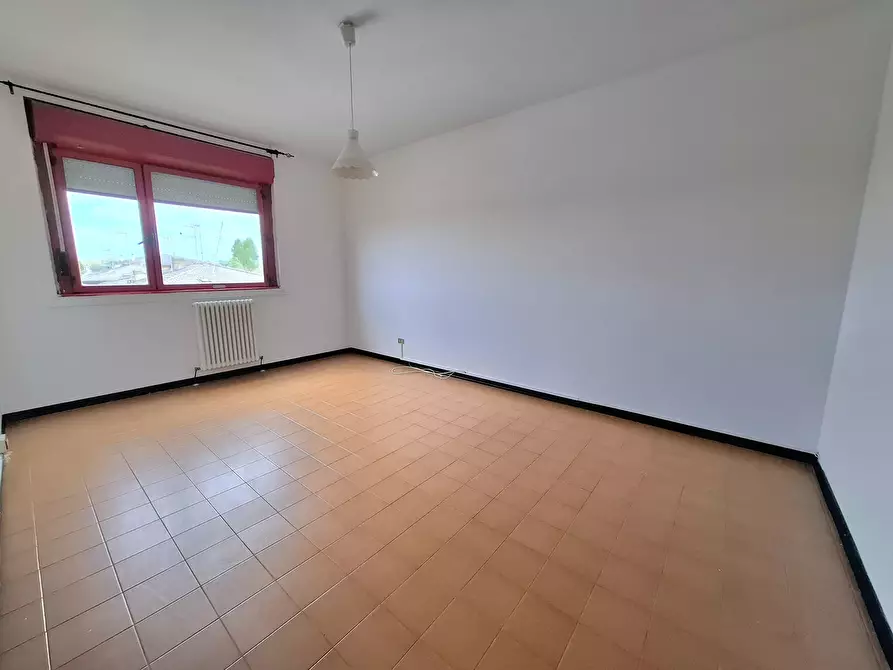 Immagine 15 di Trilocale in vendita  in Via della Costituzione 18A a Rovigo