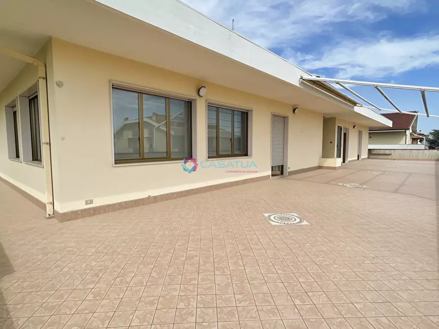 Immagine 9 di Attico in vendita  a Pineto