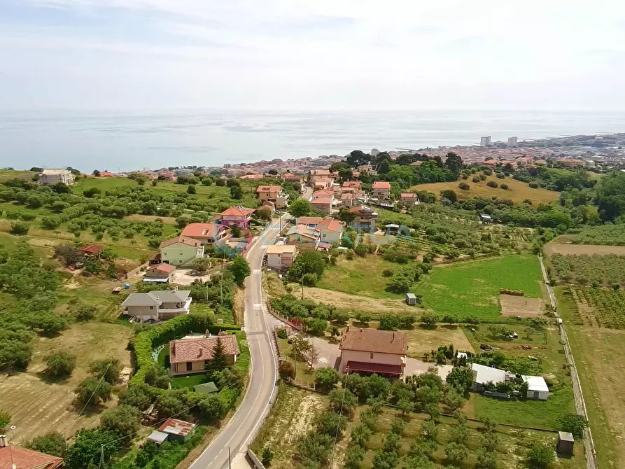 Immagine 46 di Terreno agricolo in vendita  a Silvi