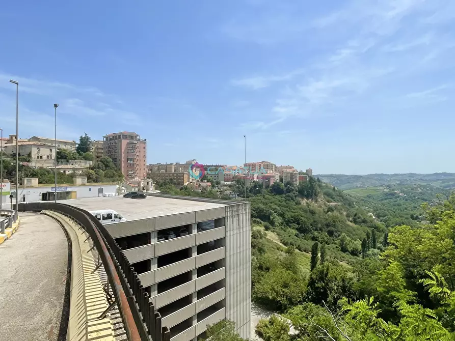 Immagine 28 di Trilocale in vendita  in Via Papa Giovanni XXIII 65 a Chieti