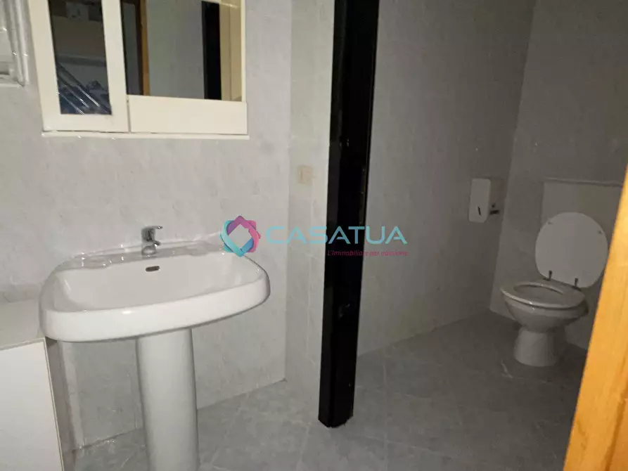 Immagine 7 di Locale commerciale in vendita  a Silvi