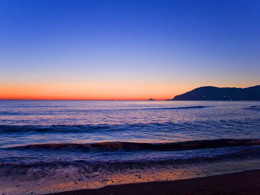 Immagine 13 di Quadrilocale in vendita  in Via delle Pinete 19 a Carrara
