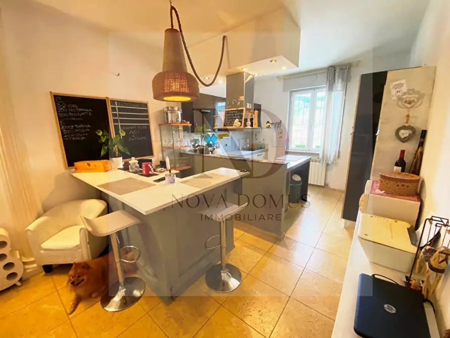 Immagine 4 di Quadrilocale in vendita  in Via Canale 30 a Castelnuovo Magra