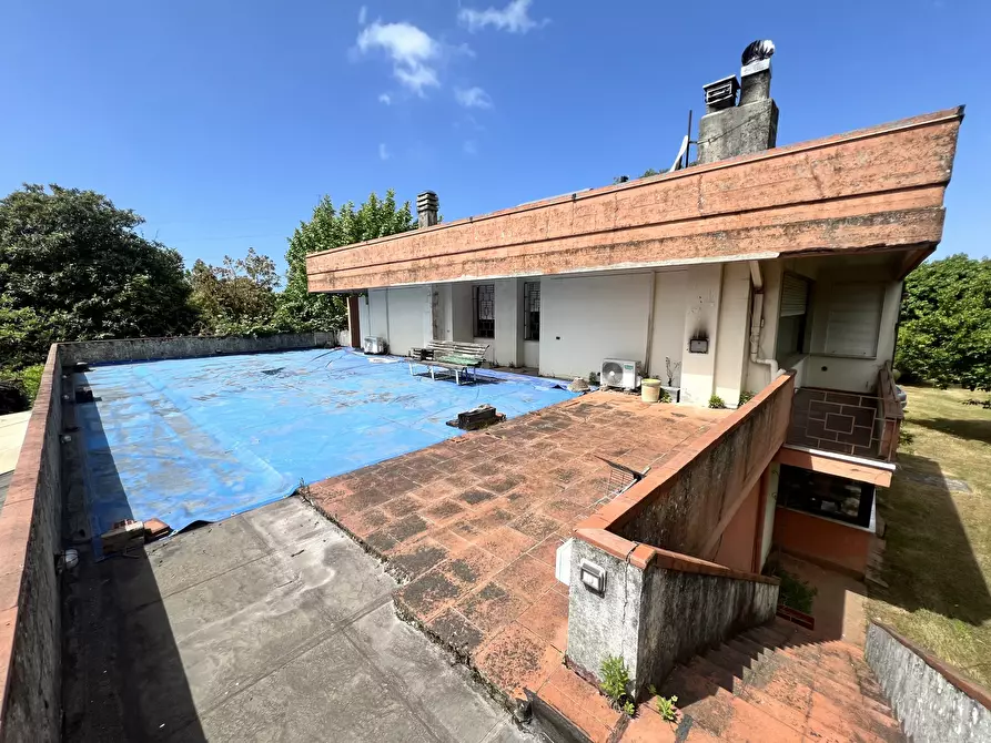 Immagine 14 di Villa in vendita  in Via Acquala 40 a Montignoso