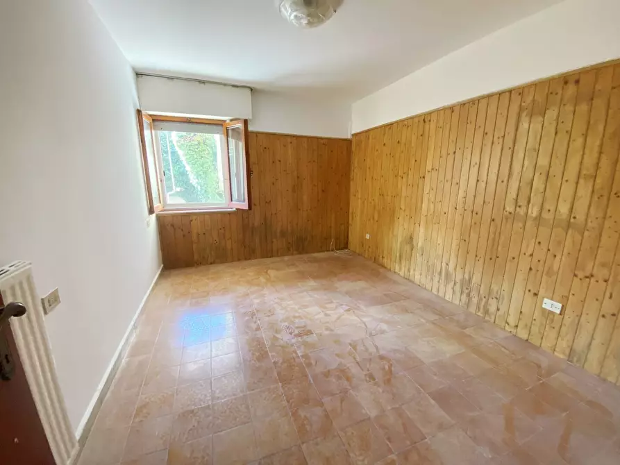 Immagine 19 di Casa trifamiliare in vendita  in Strada Statale 1 189 a Castelnuovo Magra