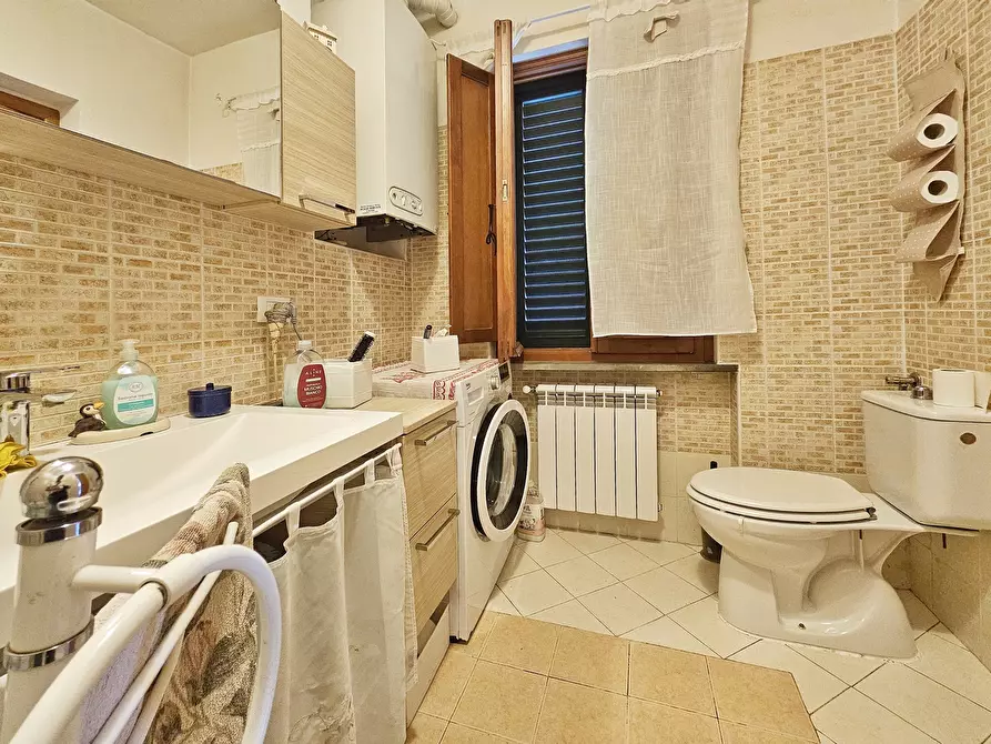 Immagine 13 di Trilocale in vendita  in Via della Crociata 8 a Sarzana