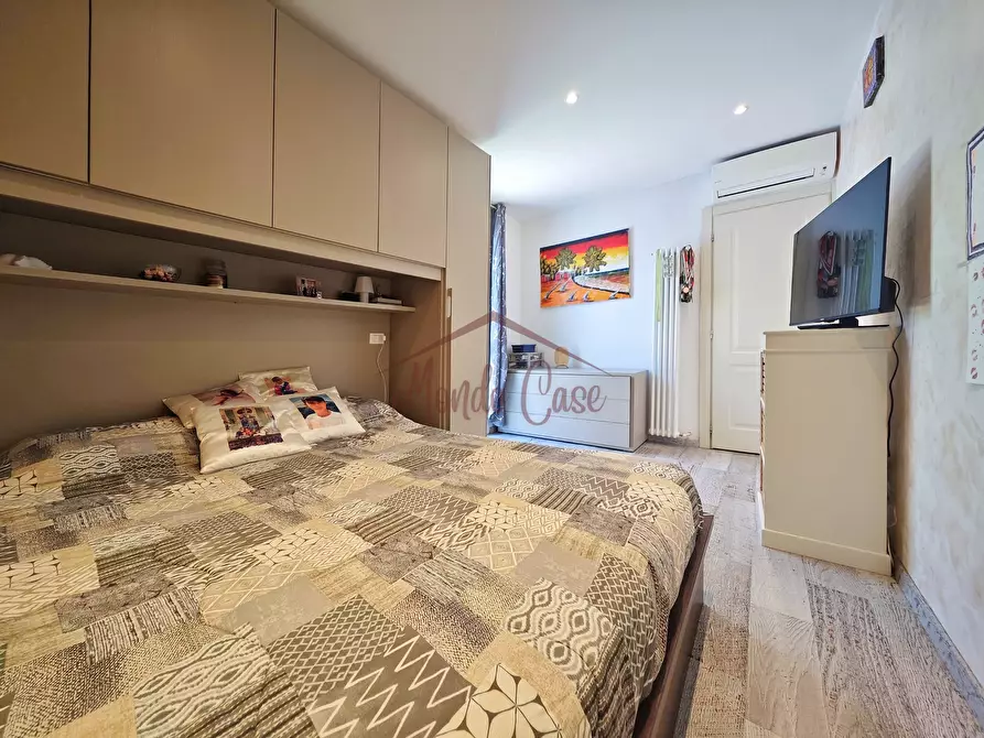 Immagine 40 di Pentalocale in vendita  in Via Socrate Benacci 29 a Sarzana