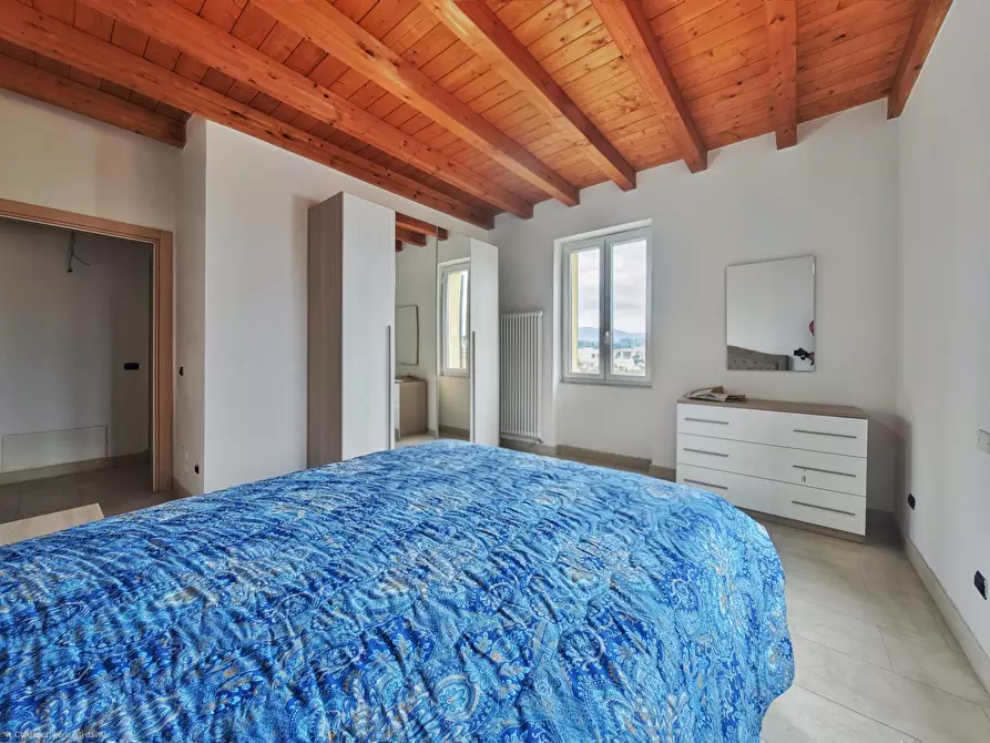 Immagine 32 di Quadrilocale in vendita  in Via Cisa 95 a Sarzana