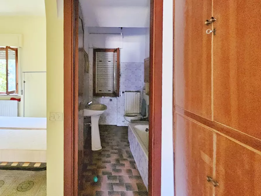 Immagine 47 di Villa in vendita  in Via Dogana 10 a Ortonovo