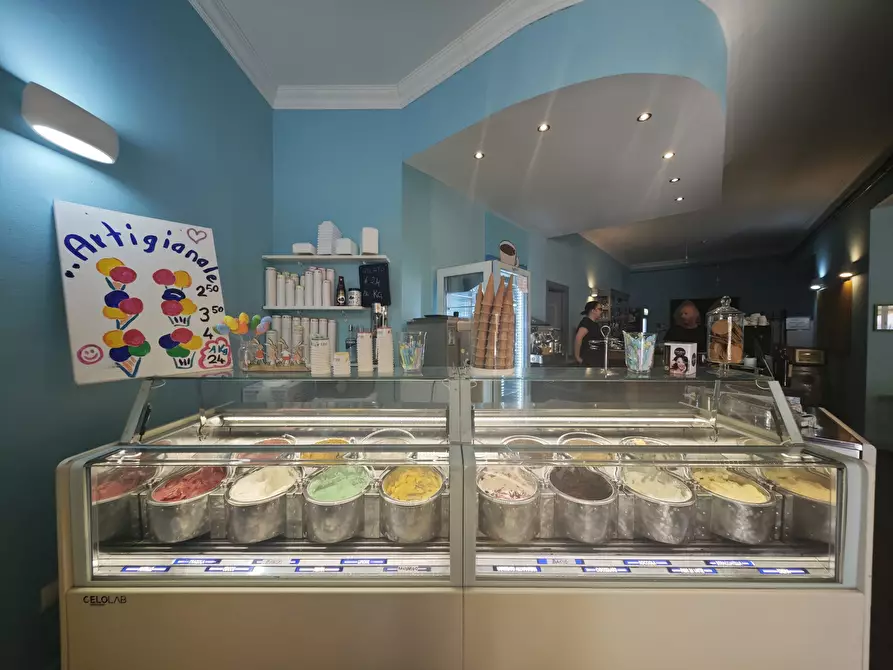 Immagine 26 di Locale commerciale in vendita  in Località Fiascherino 7 a Lerici