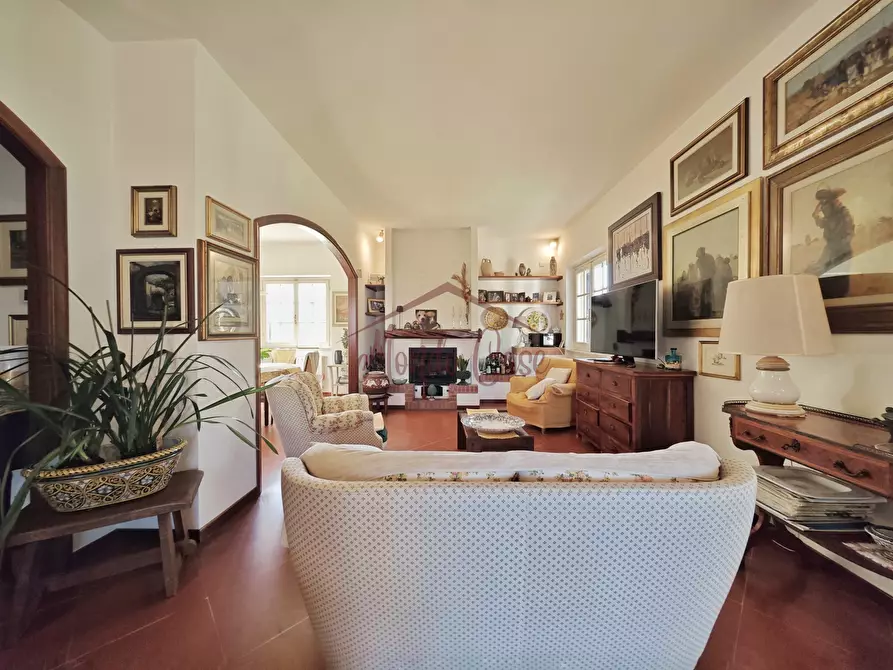 Immagine 26 di Villa in vendita  in Via Forano 9 a Ameglia
