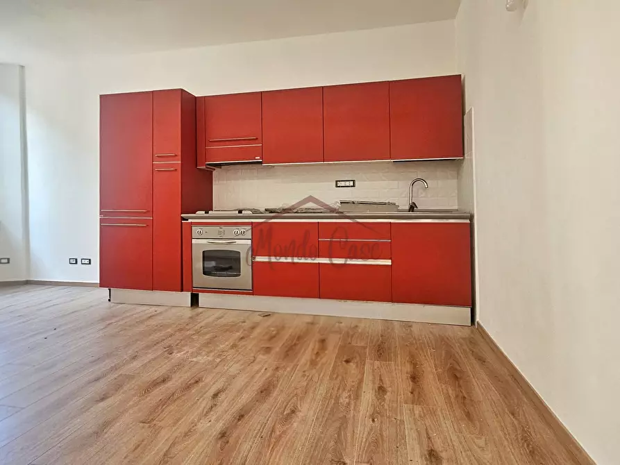Immagine 7 di Trilocale in vendita  in Piazza Giacomo Matteotti 29 a Sarzana