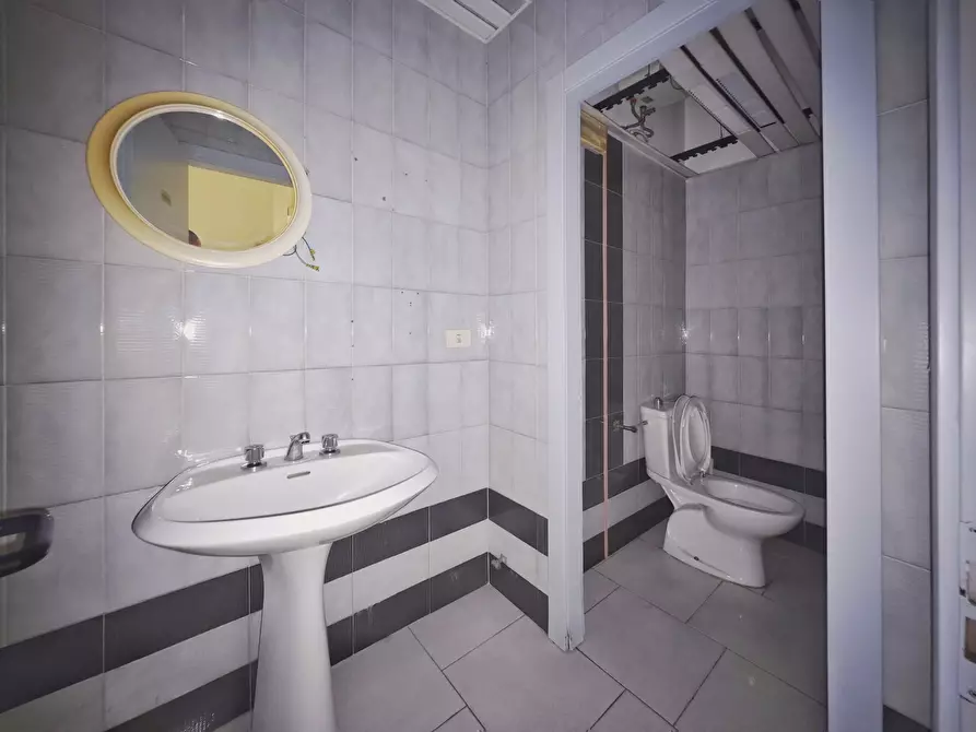 Immagine 37 di Ufficio in vendita  in Via Brigata Partigiana Ugo Muccini 92 a Sarzana