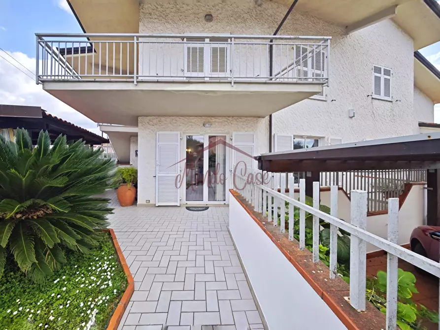 Immagine 56 di Porzione di casa in vendita  a Fosdinovo