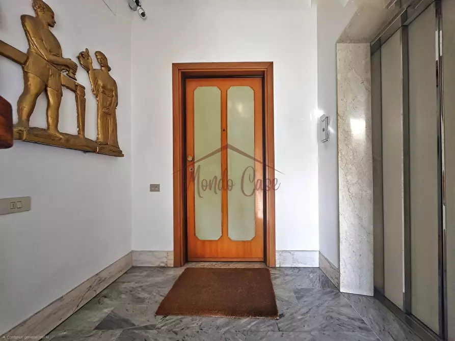 Immagine 14 di Attico in vendita  in Viale Eugenio Chiesa 21 a Massa
