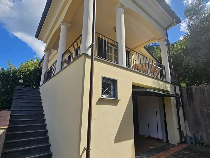 Immagine 49 di Villa in vendita  a Sarzana