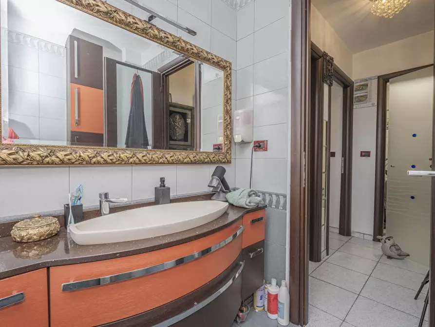 Immagine 25 di Quadrilocale in vendita  in Via Bollengo 20 a Torino