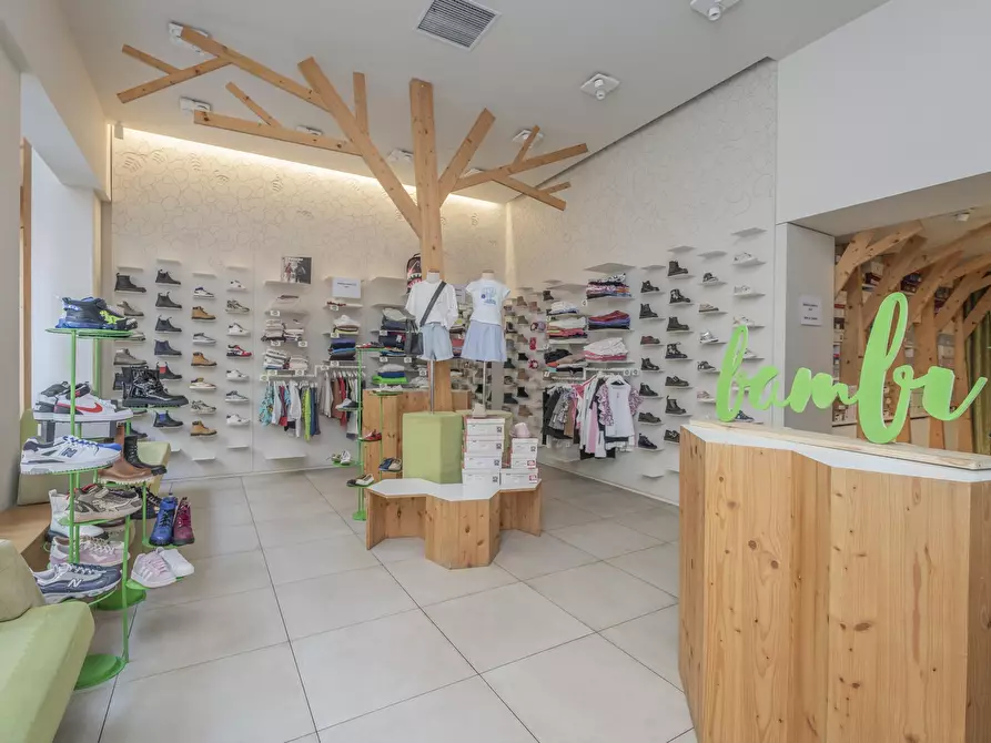 Immagine 5 di Attività commerciale in vendita  in Via Antonio Gramsci 15 a Torino