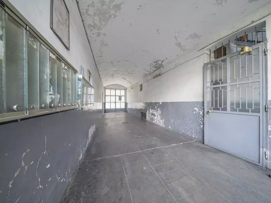 Immagine 14 di Bilocale in vendita  in Via Elvo 12 a Torino