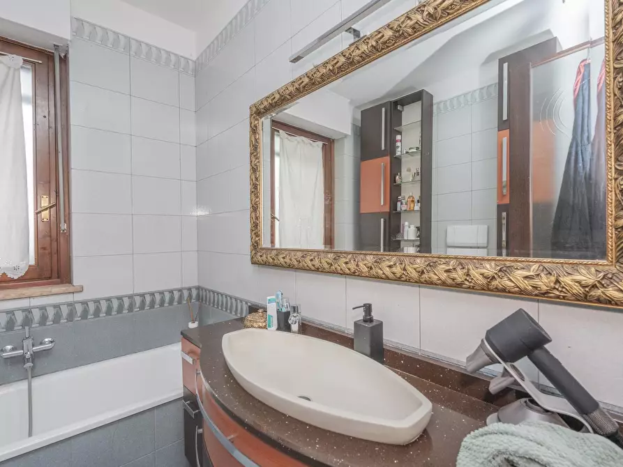 Immagine 24 di Quadrilocale in vendita  in Via Bollengo 20 a Torino