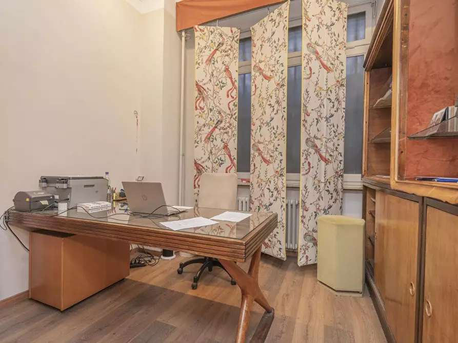 Immagine 27 di Attività commerciale in vendita  in Via Antonio Gramsci 15 a Torino