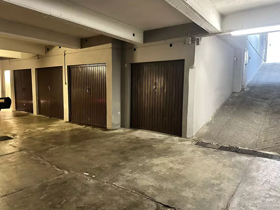 Immagine 9 di Garage in vendita  in Via Pesaro 45 a Torino