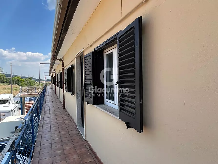 Immagine 8 di Capannone industriale in vendita  a Tito