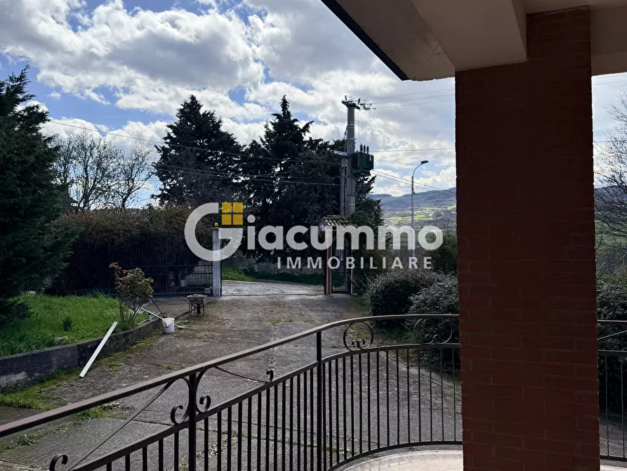 Immagine 14 di Villa in vendita  in CONTRADA MIRACOLO 60 a Avigliano