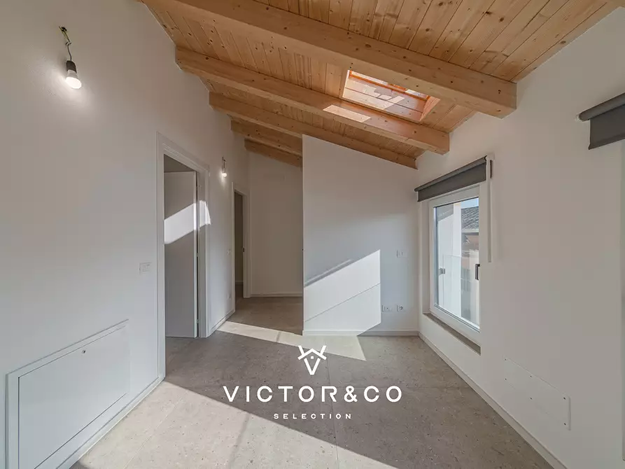 Immagine 13 di Villa in vendita  in Vicolo G. Brustio 1 a Galliate