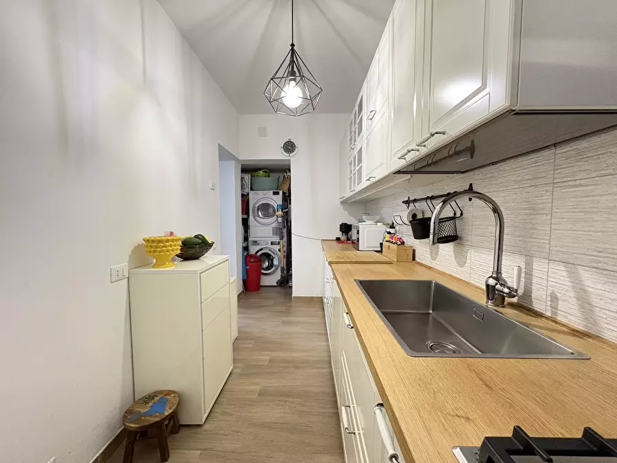 Immagine 10 di Trilocale in vendita  in Via Vito La Mantia 86 a Palermo