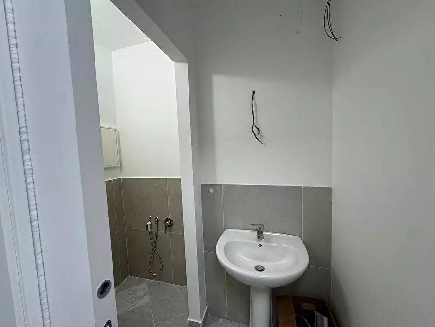 Immagine 14 di Ufficio in affitto  in Via Imperatore Federico a Palermo